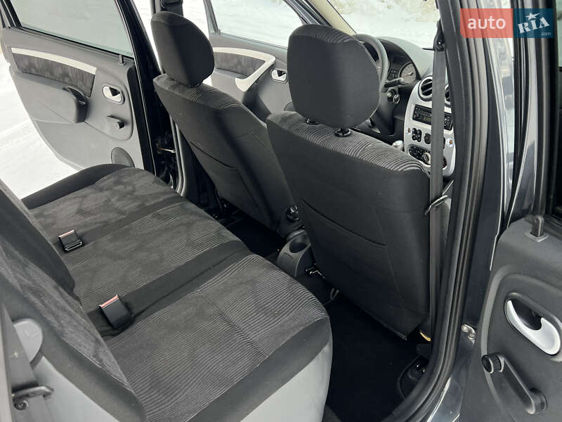 Универсал Dacia Logan MCV 2010 в Луцке