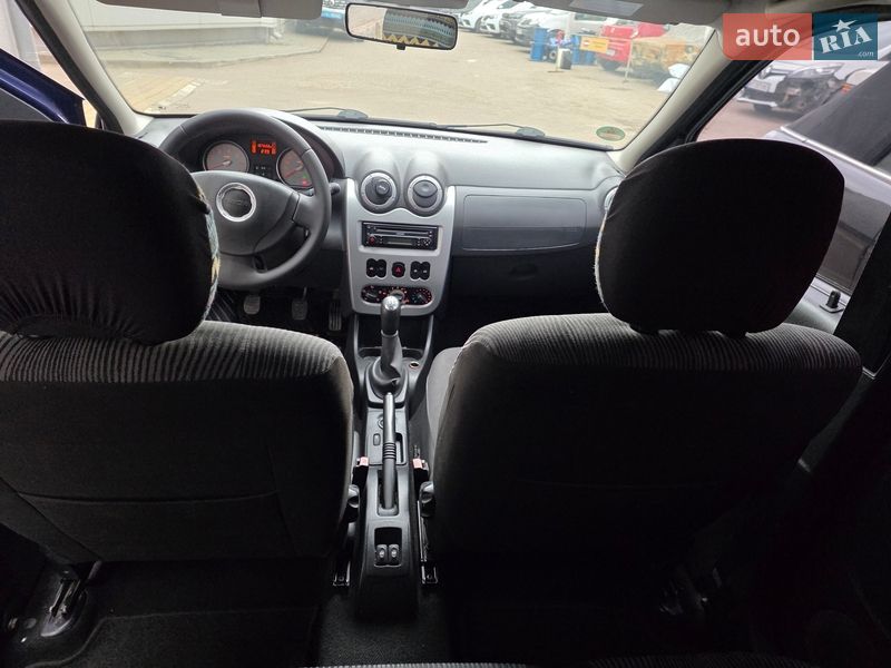 Седан Dacia Logan MCV 2010 в Ивано-Франковске