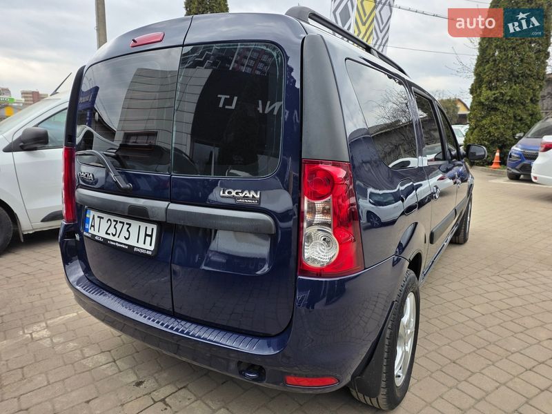 Седан Dacia Logan MCV 2010 в Ивано-Франковске