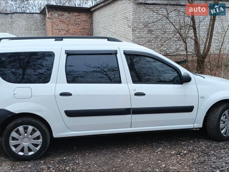 Универсал Dacia Logan MCV 2011 в Чернигове