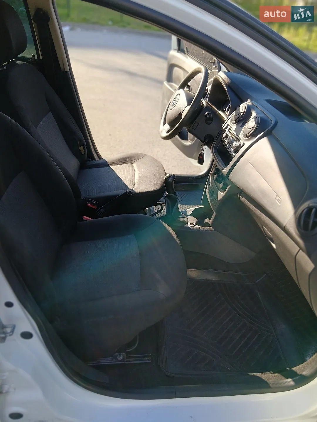 2015 Dacia Logan - мініатюра 17