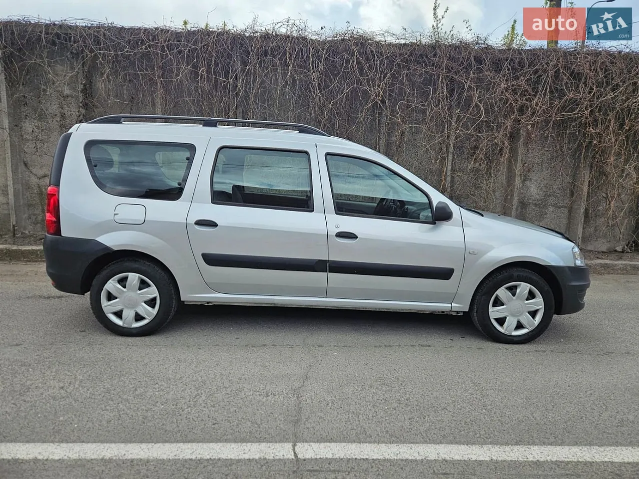 2011 Dacia Logan - мініатюра 13