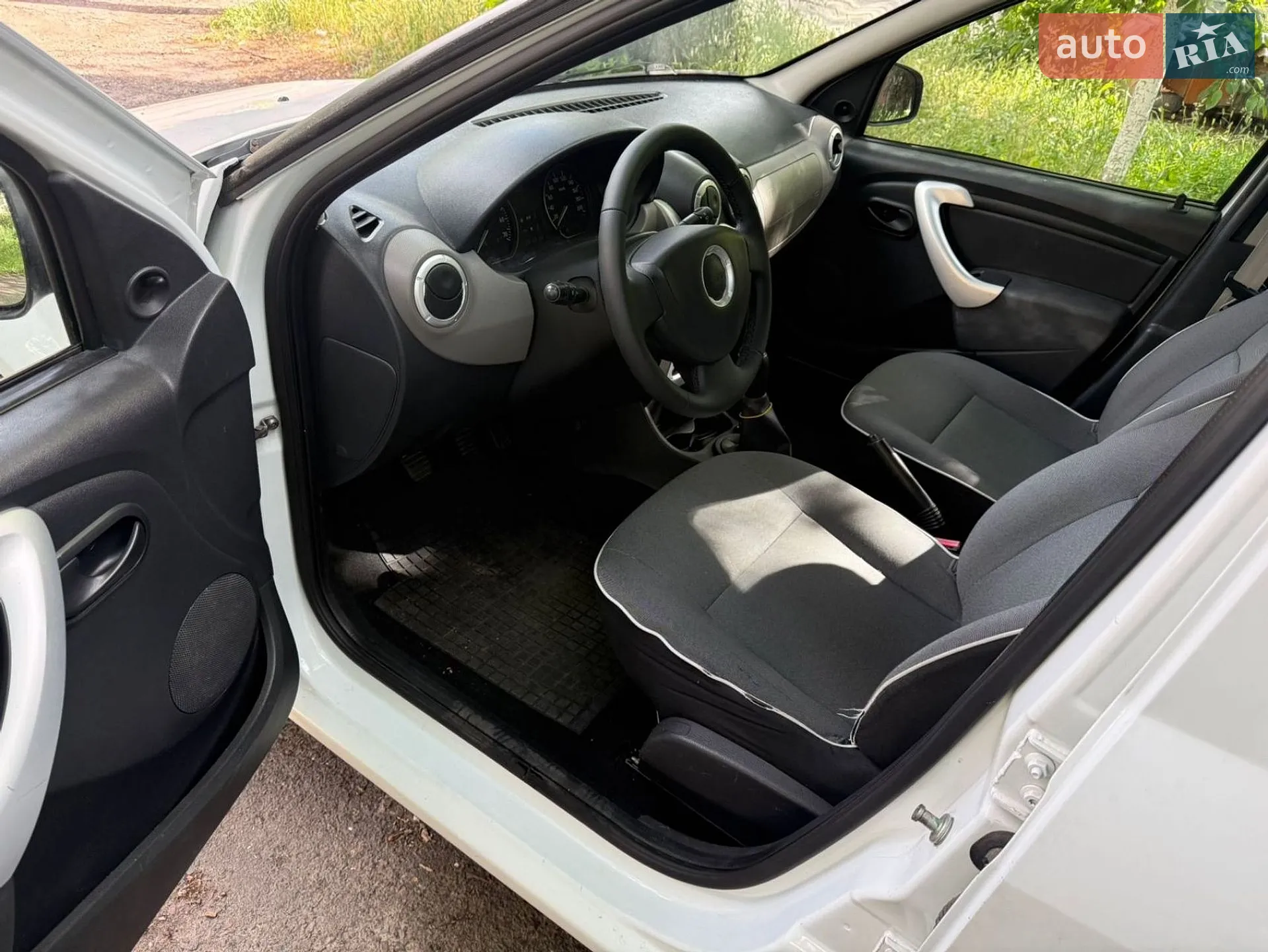 2012 Dacia Logan - мініатюра 11