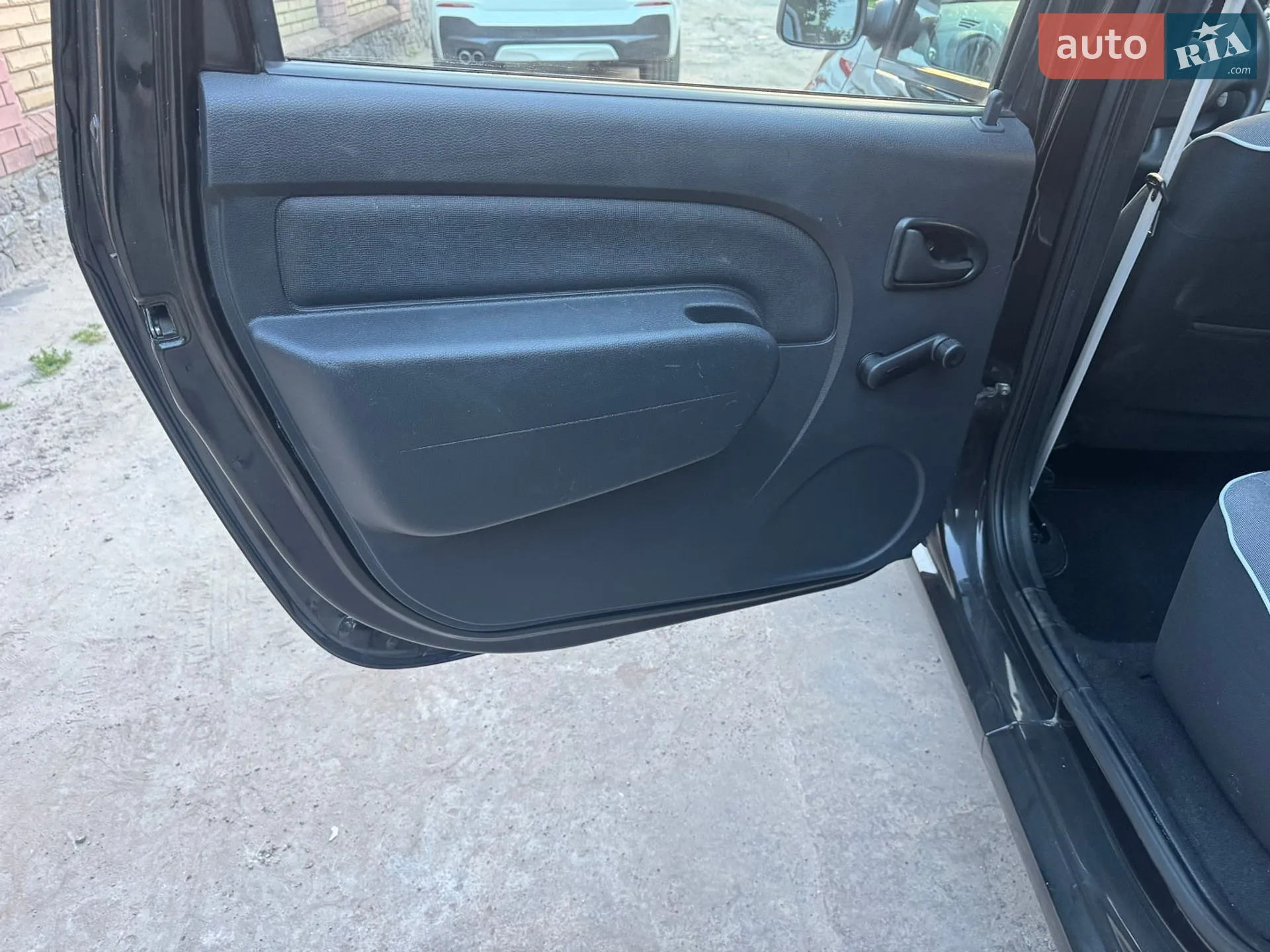 2011 Dacia Logan - мініатюра 31