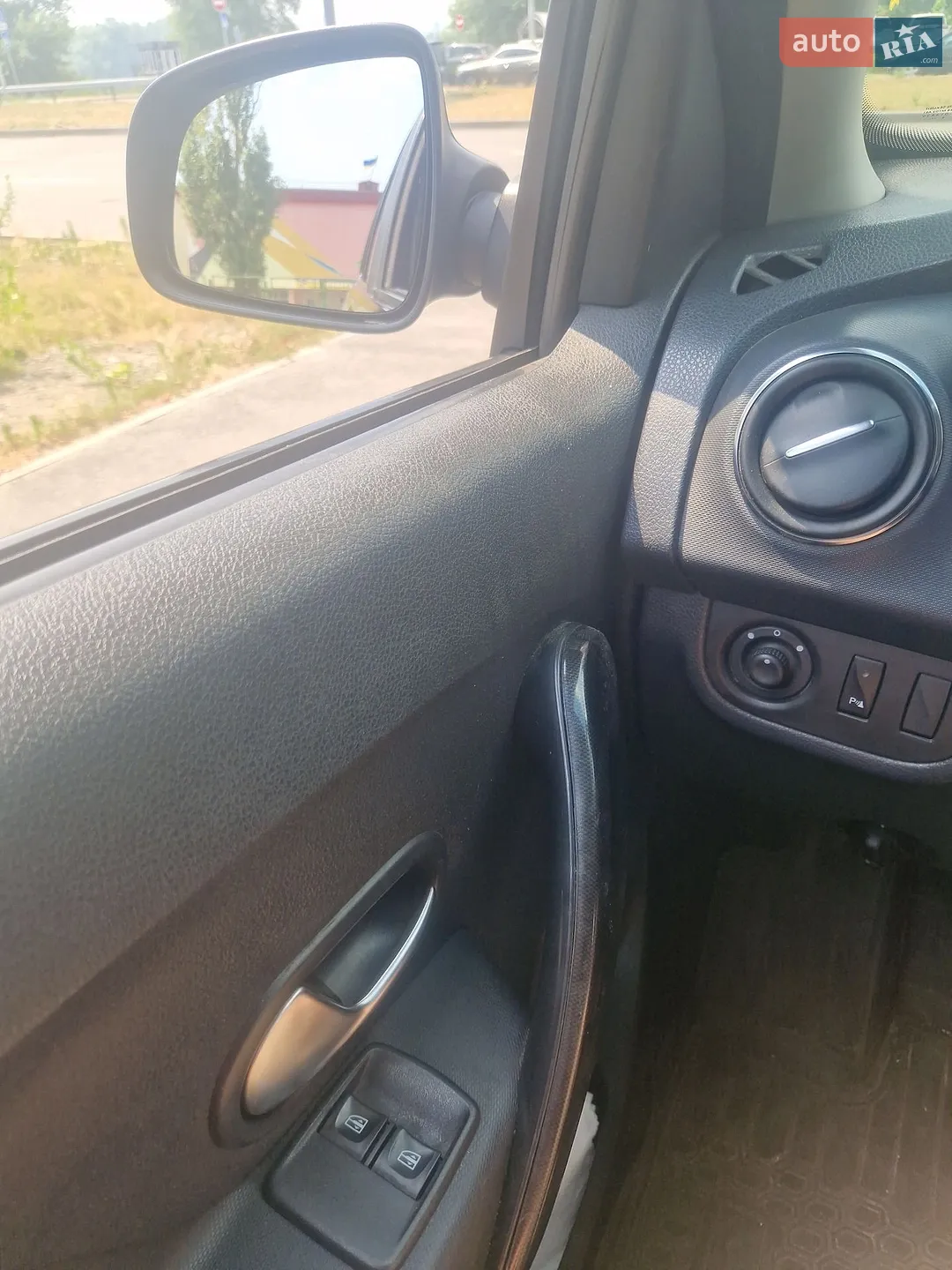 2018 Dacia Logan - мініатюра 18