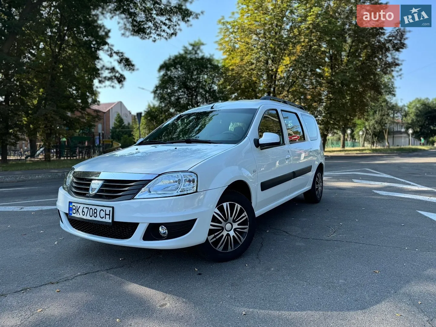 2011 Dacia Logan - мініатюра 8