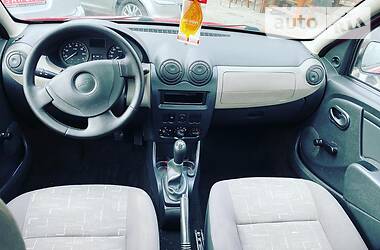 Хетчбек Dacia Logan 2010 в 