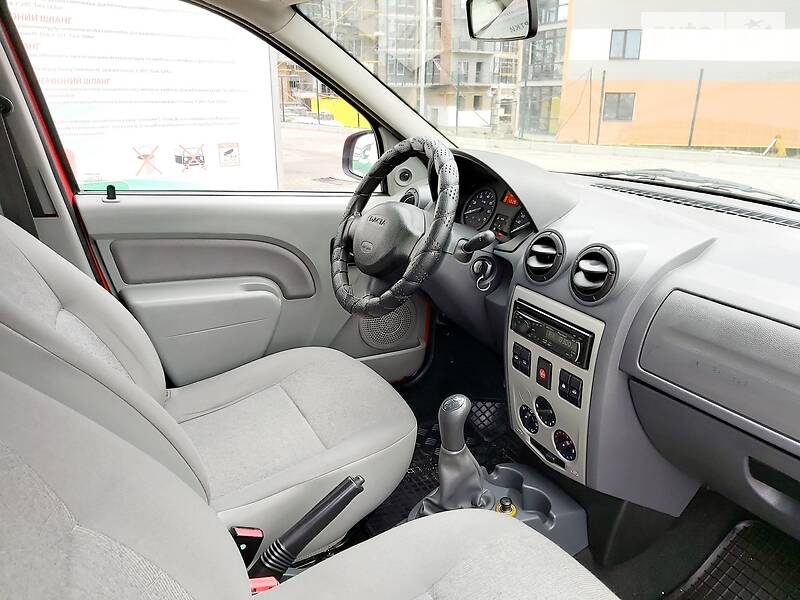 Універсал Dacia Logan 2010 в Івано-Франківську