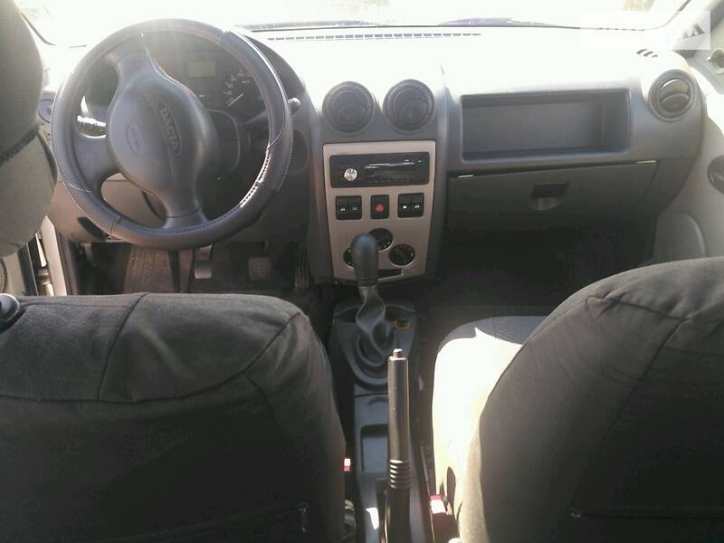 Седан Dacia Logan 2007 в Києві
