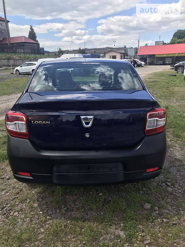Седан Dacia Logan 2013 в Чернівцях