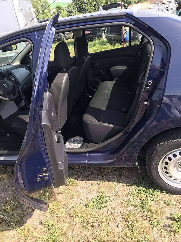 Седан Dacia Logan 2013 в Чернівцях