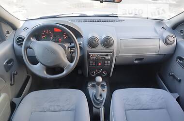 Седан Dacia Logan 2006 в Києві