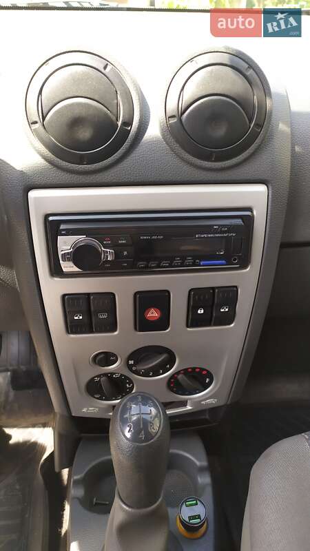 Минивэн Dacia Logan 2007 в Малой Виске