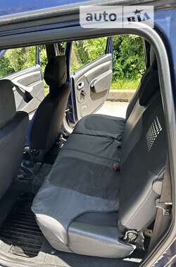 Седан Dacia Logan 2012 в 