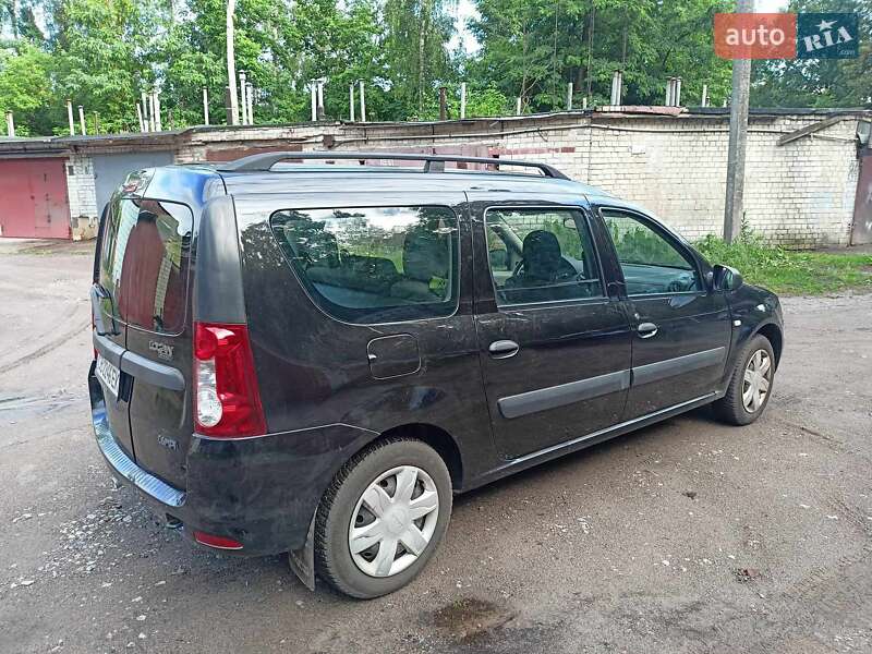 Седан Dacia Logan 2009 в Чернигове