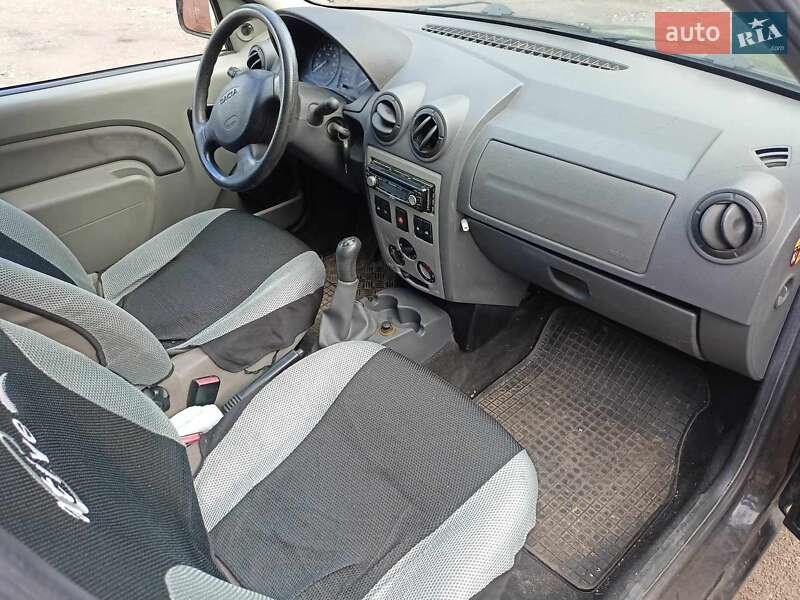 Седан Dacia Logan 2009 в Чернигове