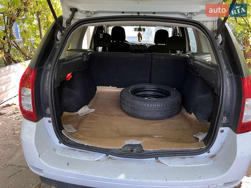 Седан Dacia Logan 2014 в Покрові