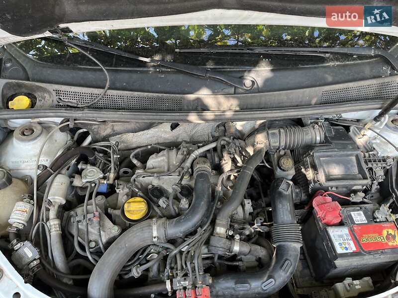 Седан Dacia Logan 2014 в Покрові