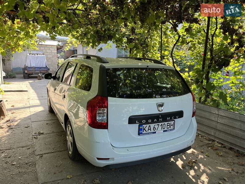 Седан Dacia Logan 2014 в Покрові