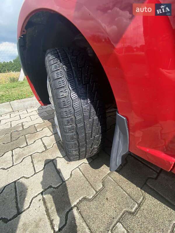 Седан Dacia Logan 2007 в Черновцах