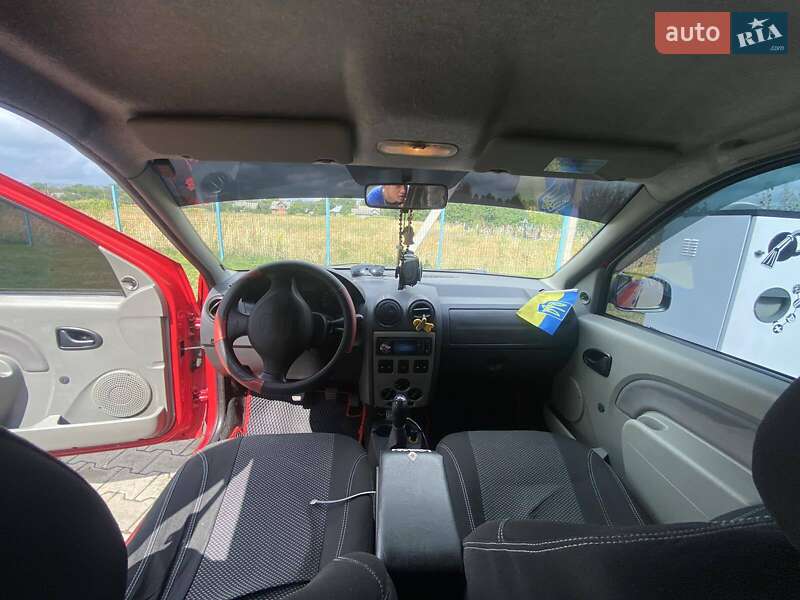 Седан Dacia Logan 2007 в Черновцах