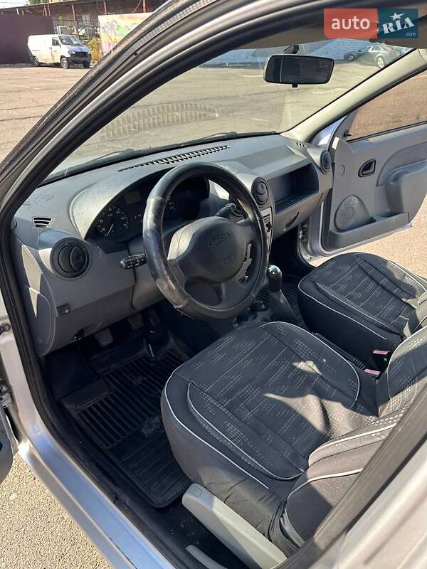 Седан Dacia Logan 2008 в Чорнобаї
