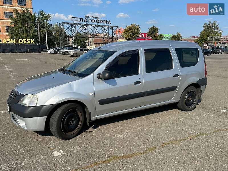 Седан Dacia Logan 2008 в Чорнобаї