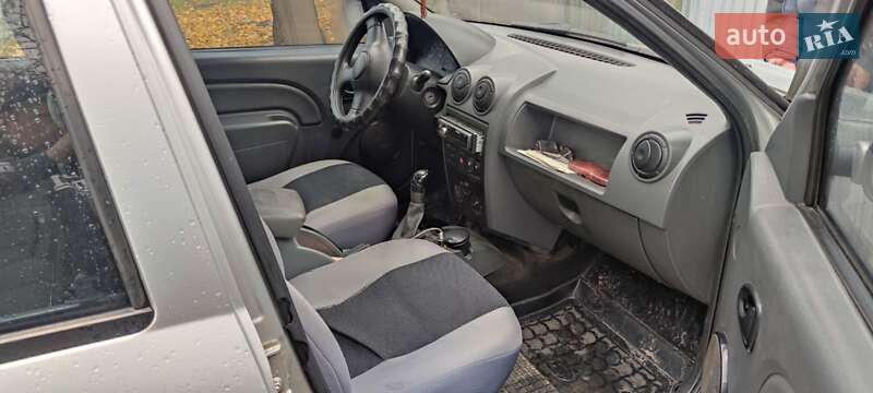 Седан Dacia Logan 2006 в Харкові