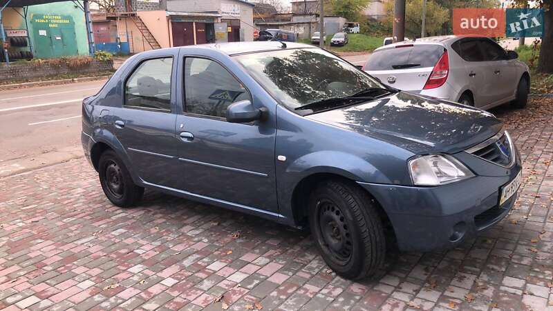 Седан Dacia Logan 2007 в Черкасах