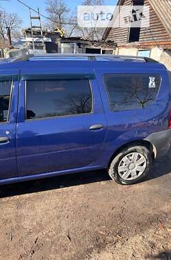 Седан Dacia Logan 2009 в Сквире