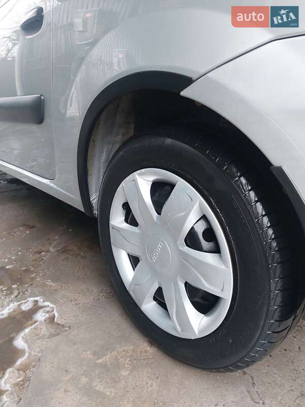 Седан Dacia Logan 2009 в Знаменке фото 36 Седан Dacia Logan 2009 в Знаменке