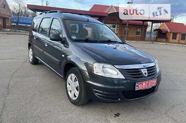 Седан Dacia Logan 2009 в Хороле