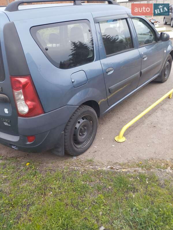 Седан Dacia Logan 2007 в Малині