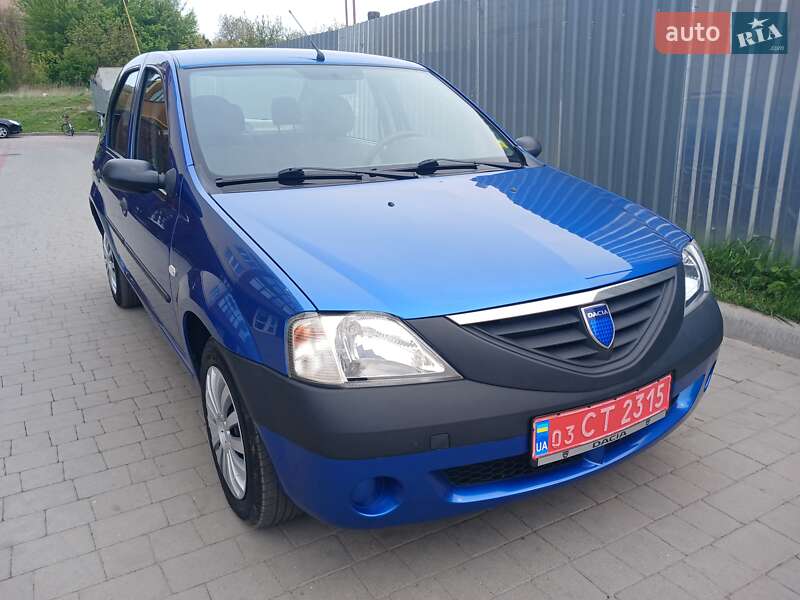 Седан Dacia Logan 2006 в Дубні