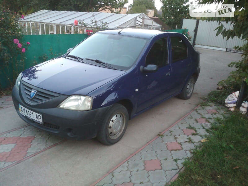 Седан Dacia Logan 2006 в Ружине