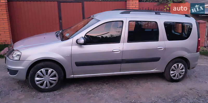 Седан Dacia Logan 2012 в Виннице