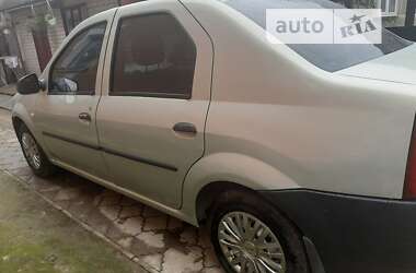 Седан Dacia Logan 2007 в Остроге