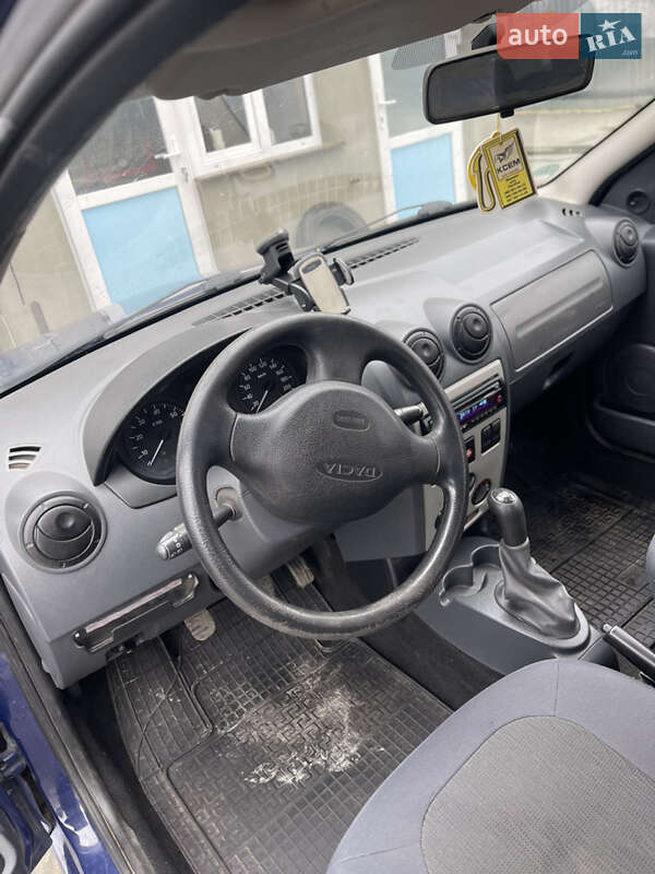 Седан Dacia Logan 2009 в Сарнах