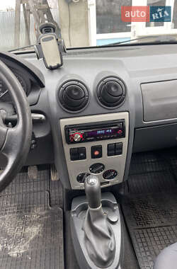 Седан Dacia Logan 2009 в Сарнах