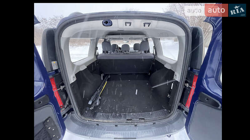 Седан Dacia Logan 2009 в Сарнах