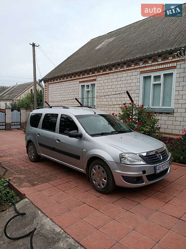 Седан Dacia Logan 2012 в Виннице