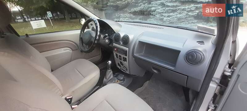 Седан Dacia Logan 2007 в Запоріжжі