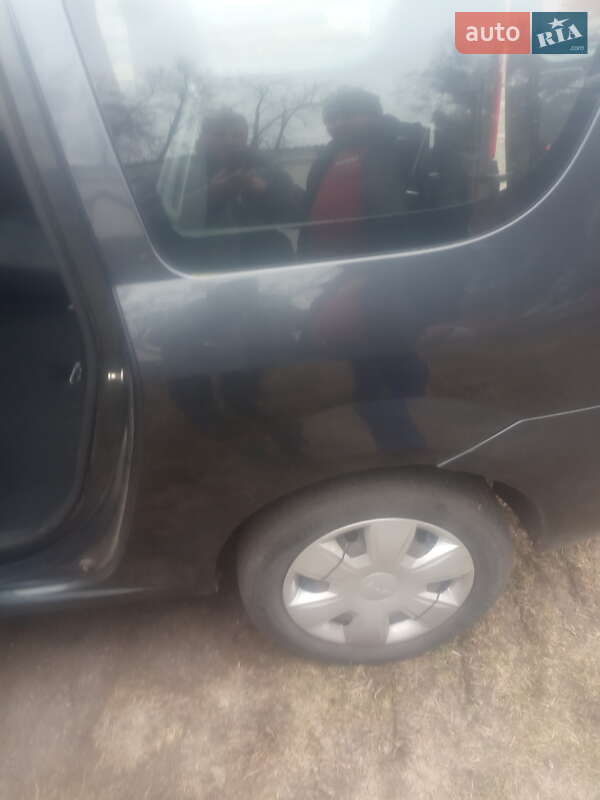 Универсал Dacia Logan 2008 в Пирятине