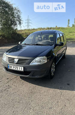 Седан Dacia Logan 2010 в Ровно