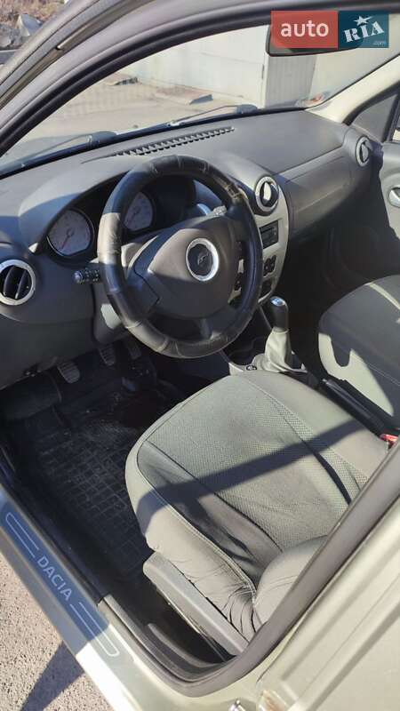Седан Dacia Logan 2008 в Ровно