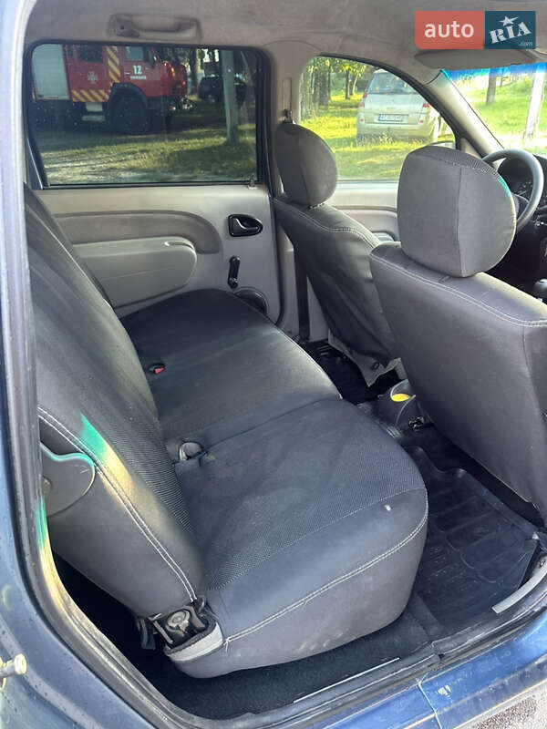 Седан Dacia Logan 2008 в Любешові