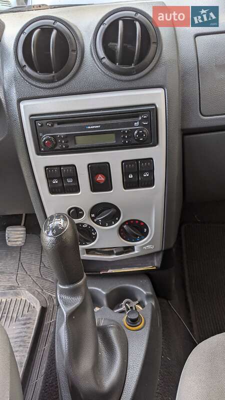 Седан Dacia Logan 2008 в Львове