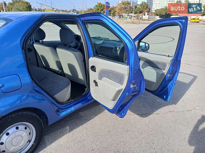 Седан Dacia Logan 2005 в Запорожье