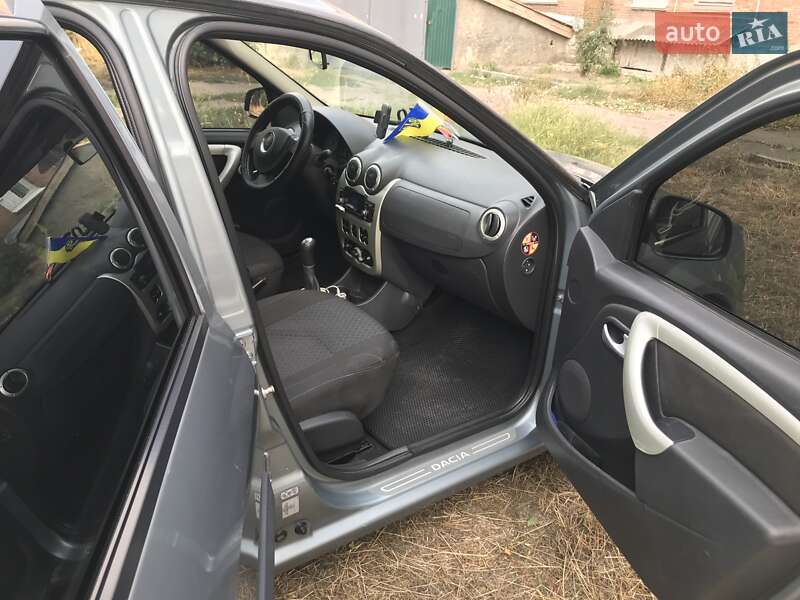 Седан Dacia Logan 2011 в Кропивницком