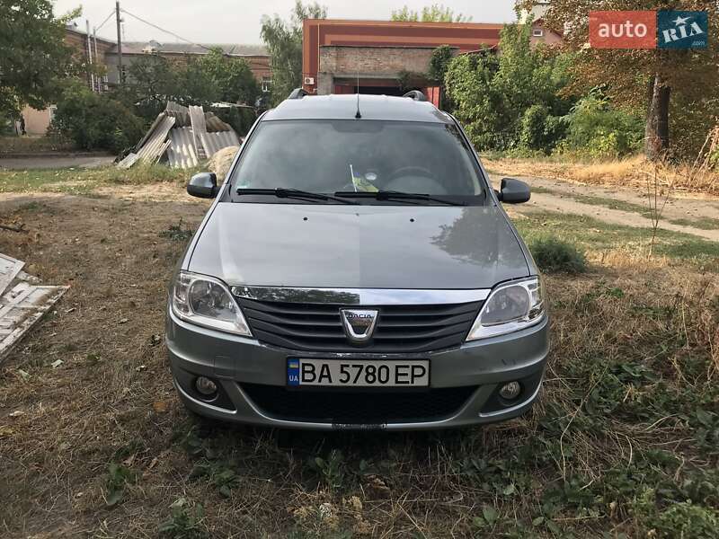 Седан Dacia Logan 2011 в Кропивницком